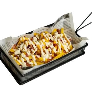 Пържени картофи с млечен сос и бекон