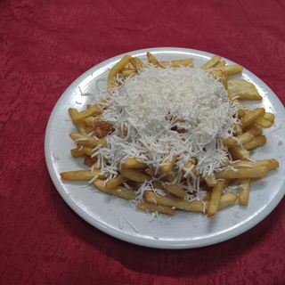 403. Пържени картофи със сирене (250гр)