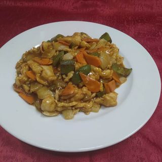 66. Пилешко с къри (700гр)