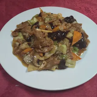 31. Свинско със зеленчуци (700гр)