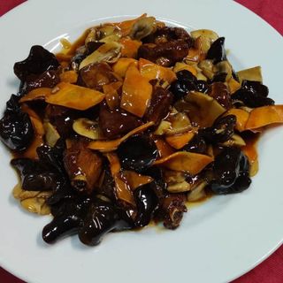 40. Свински ребра, задушени в соев сос (700гр)