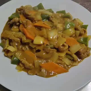 36. Свинско с къри (700гр)