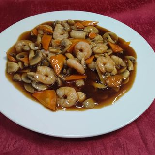 103. Скариди с грах и печурки (700гр)