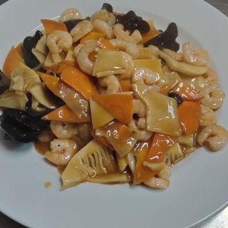 102. Скариди с черни гъби и бамбук (700гр)