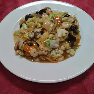 101. Скариди със зеленчуци (700гр)