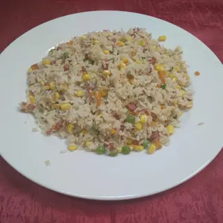 129. Пържен ориз с шунка и яйца (700гр)