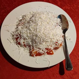 7. Салата от домати със сирене (300гр)