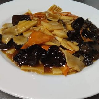 112. Пържени черни гъби и бамбук (700гр)