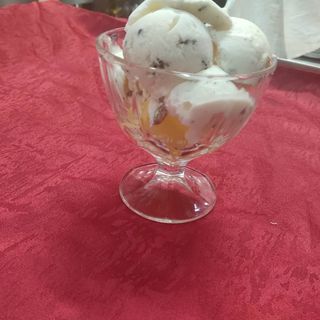 168. Сладолед с плодове (200гр)