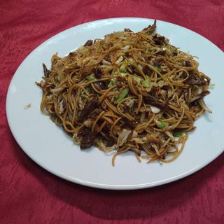 138. Пържено фиде с патешко месо , яйца и зеленчуци