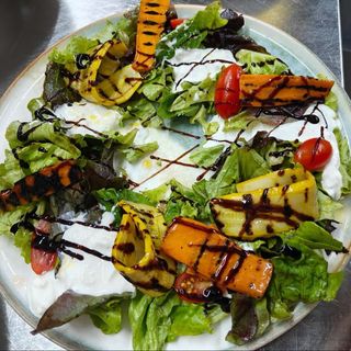 Салата Страчатела