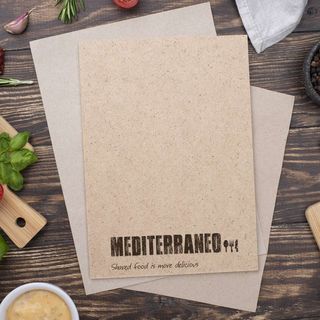 Комбинирано плато от разядки, поднесени с прясно изпечени филийки хляб