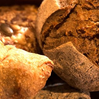 Селекция от прясно изпечен хляб за двама