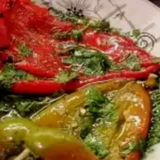 Печени чушки със зехтин и чесън (200г)