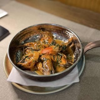 Скариди в бирено маслен сос