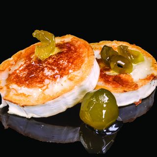 Запечено деликатесно козе сирене (180г)