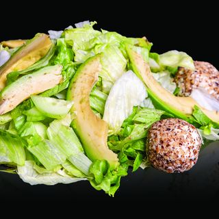 Салата с авокадо и снежни топки (420г)