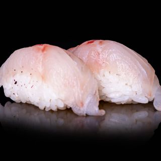 Нигири Лаврак (60г)