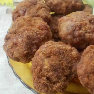 Пържени кюфтета със студена гарнитура