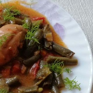 Пиле със зелен боб