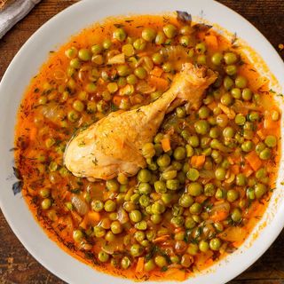 Пиле с грах