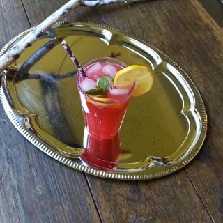 Малинада с домашен малинов пунш, лимонов сок и вода