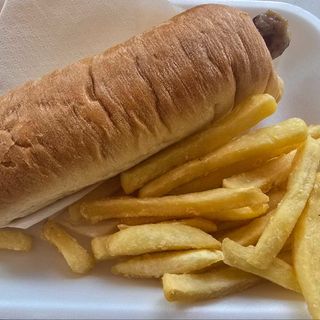 Хот дог с кебапче и малки картофки (70г)