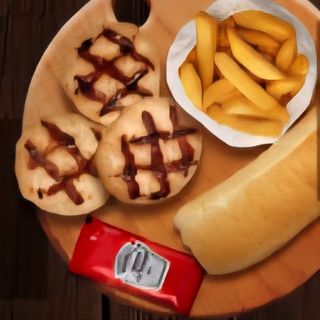 3 кюфтета с картофки, хлебче и сос