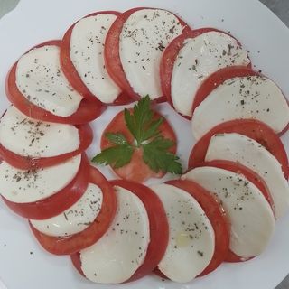 Салата Капрезе (350г)