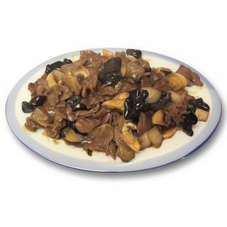 71.Телешко с лук и гъби (800г)