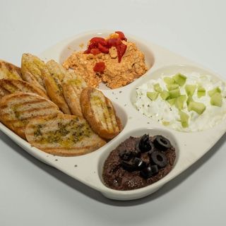 Брускети с три вида разядки 