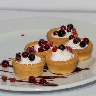 Тарталети с маскарпоне и плодове 