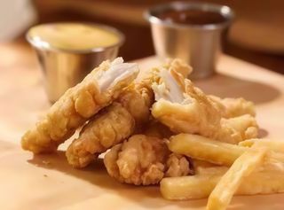 Пилешки хапки с чеснов сос (250г)