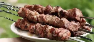 Свински шишчета (2бр)