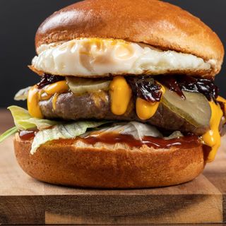 Бургер с Дърпано Свинско месо (400г)