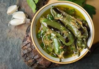 Мариновани пукани люти чушки (100г)