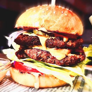 Бургер Двоен чийз (470г)