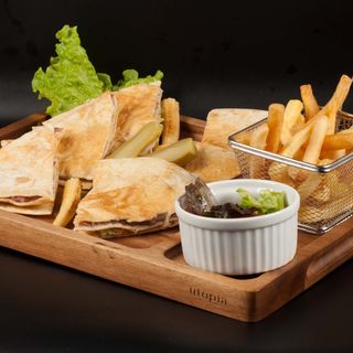 Сандвич Арабска питка със свинско филе (600г)