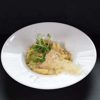 Пене четири сирена