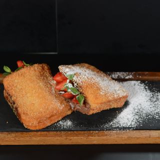 Пълнени пържени филии с шоколад Нутела