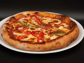 Пица Парма с бял сос Голяма Класическа