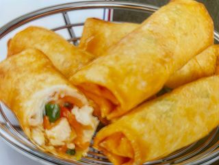 Пролетни рулца с пиле 150гр