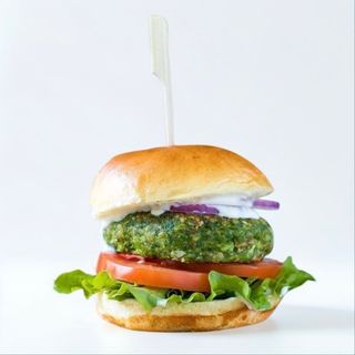  Спаначен Бургер/Spinach Burger+FREE CAN OF COLA