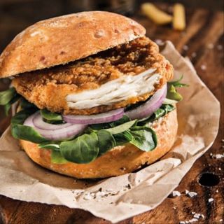 Хрупкаво пиле бургер/Crispy Chicken Bon Filet Burger  +FREE CAN OF COCA-COLA