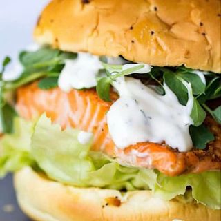 Сьомга Бургер/Salmon burger+FREE CAN OF COCA-COLA