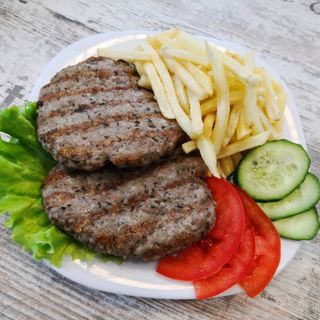 Двойка телешки кюфтета с гарнитура (400г)