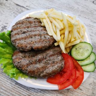 Двойка пилешки кюфтета с гарнитура (400г)