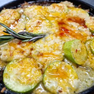 Тиквички със сирена на пещ 250гр