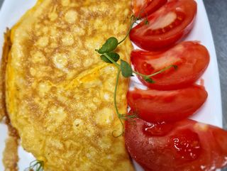 ОМЛЕТ СЪС СИРЕНЕ