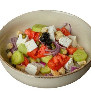 Гръцка салата с каперси